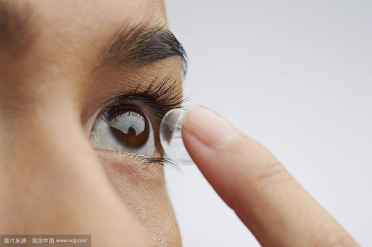 Beginner's Guide to Contact Lenses